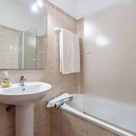 Tenis Mar E Apartment *